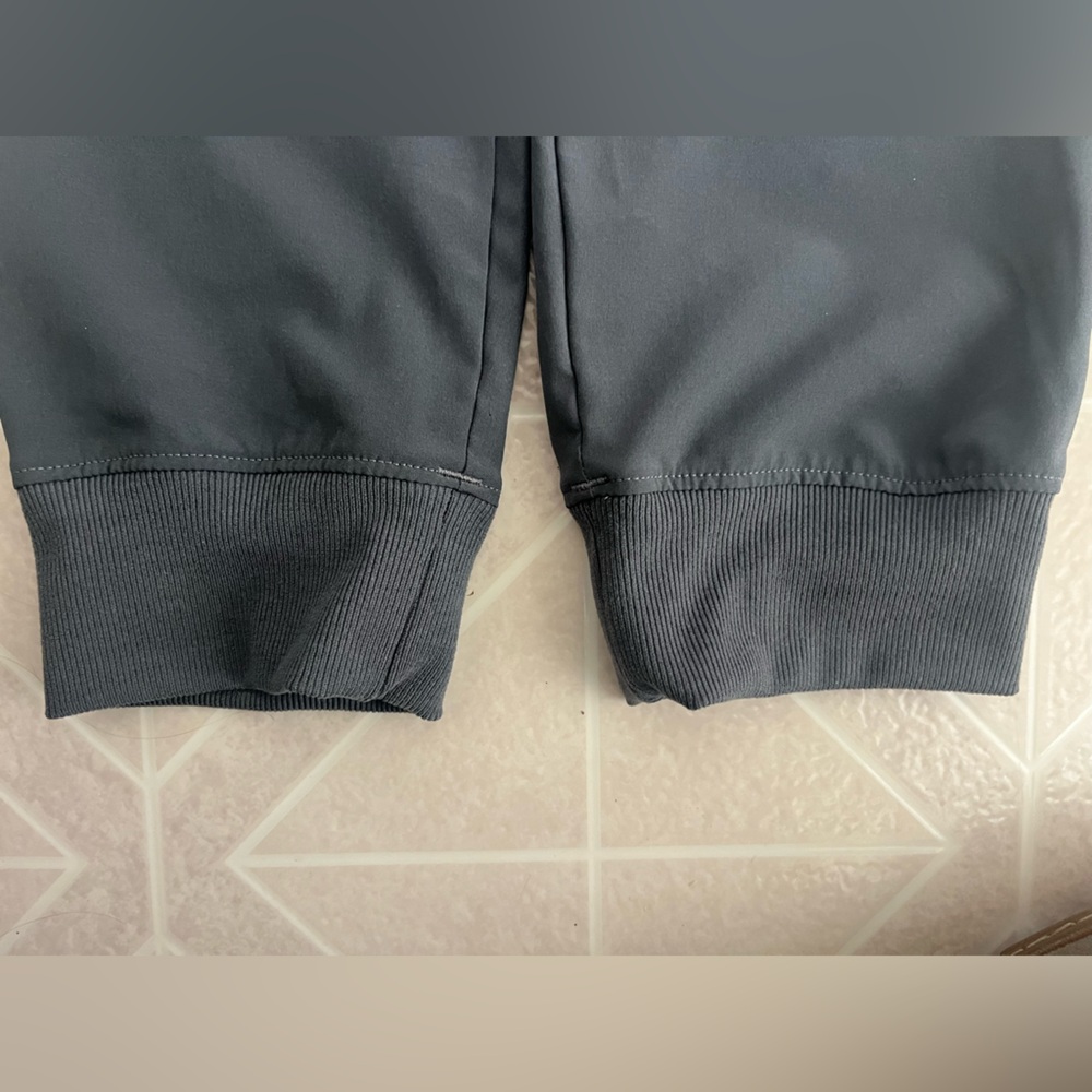 Under Armour boys medium woven jogger pants - Picture 4 of 7